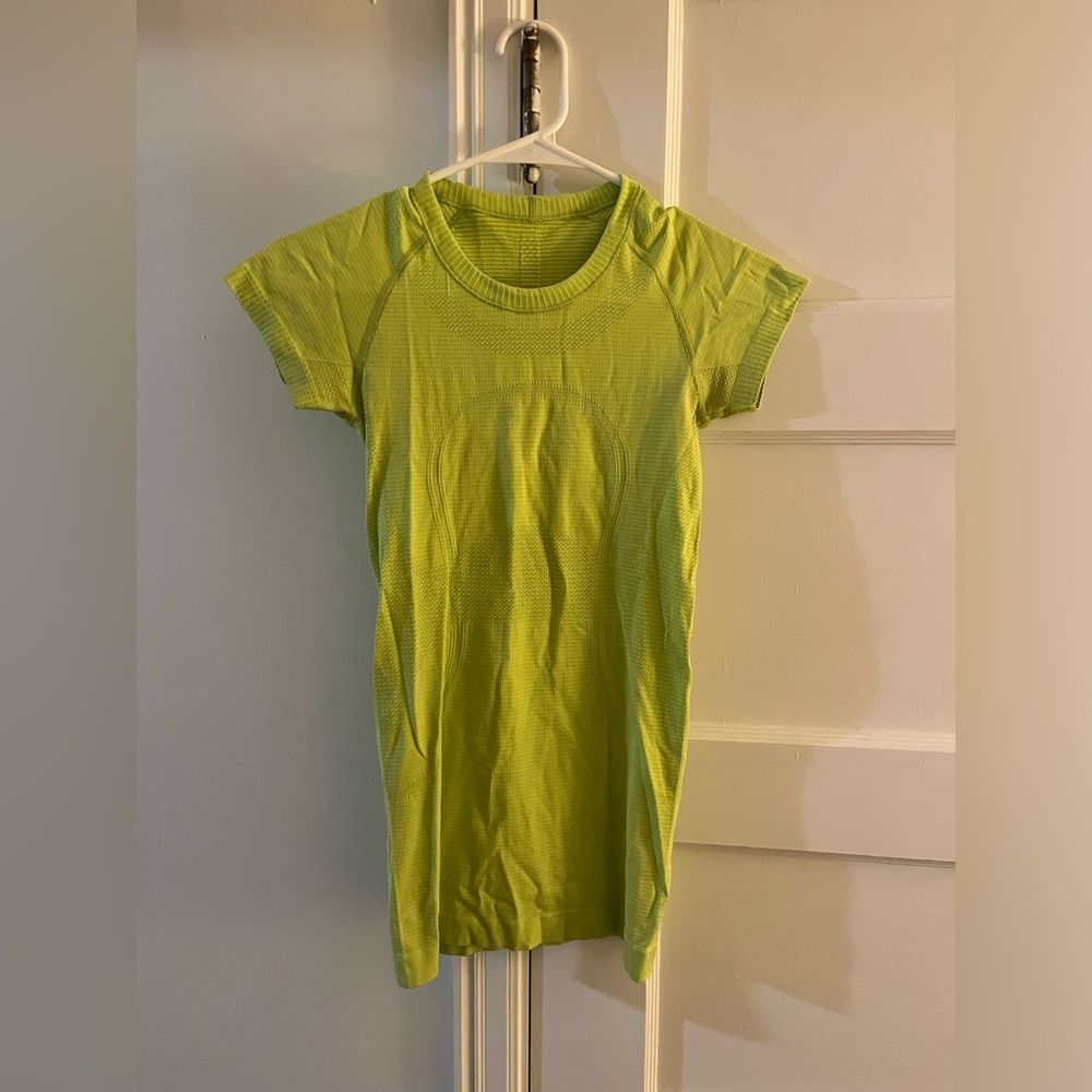 Lululemon swiftly tech top